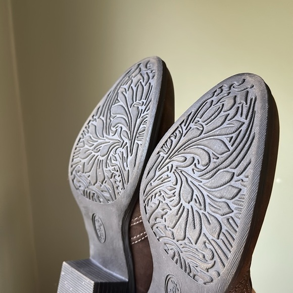 EuroSoft Abeline Ankle Boot Vegan Leather Stitching Details Comfort Slip On - Picture 10 of 17